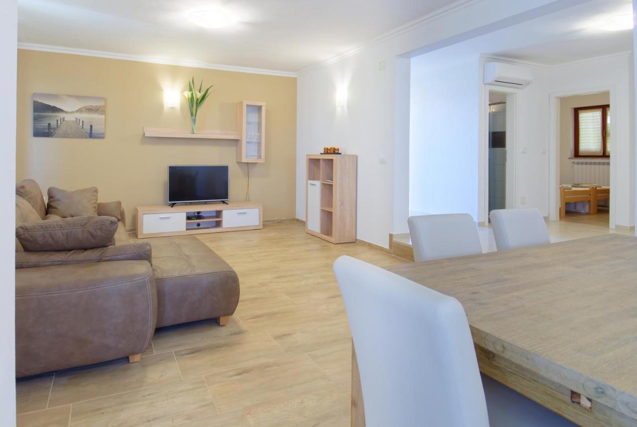 Apartments Belvedere By Rent Istria Plovanija Esterno foto