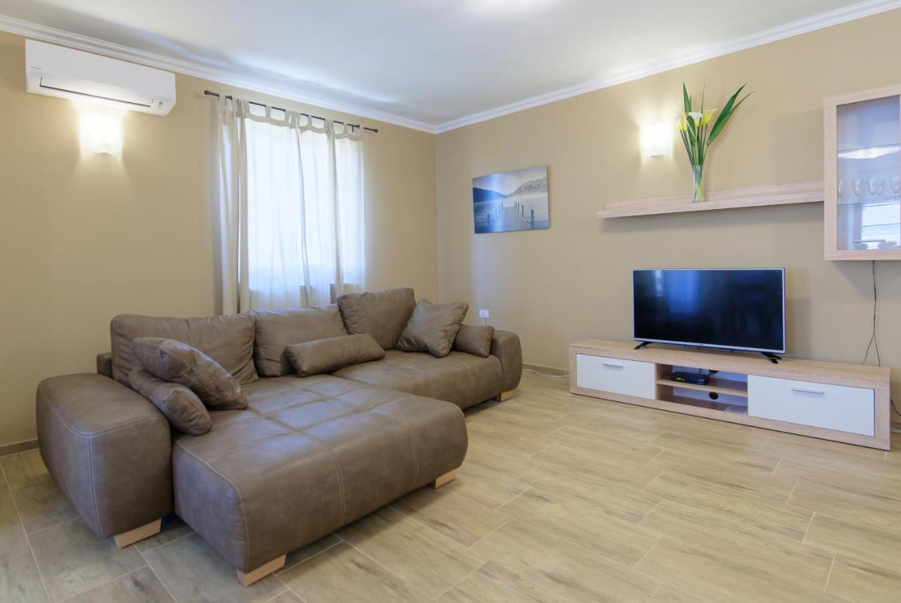 Apartments Belvedere By Rent Istria Plovanija Esterno foto