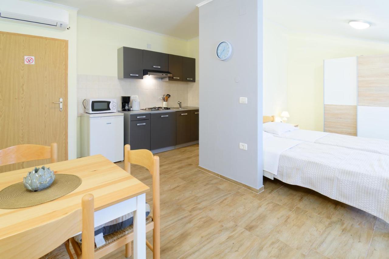 Apartments Belvedere By Rent Istria Plovanija Esterno foto