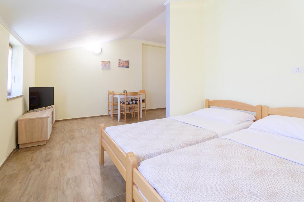 Apartments Belvedere By Rent Istria Plovanija Esterno foto